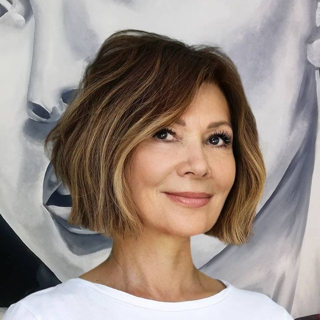 Highlighted Warm Brown Bob