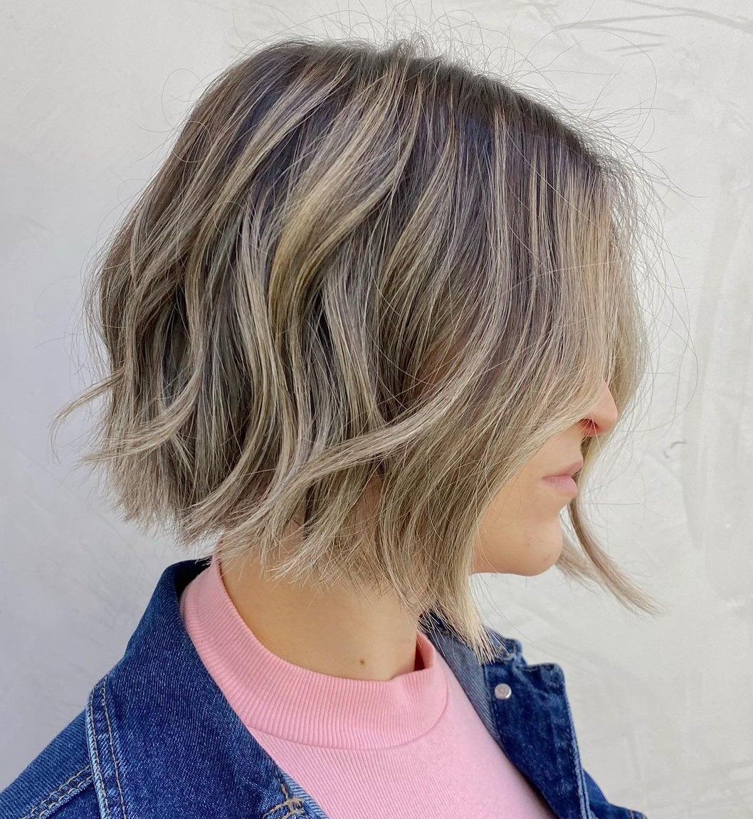 Short Shaggy Bob with Low-Maintenance Balayage